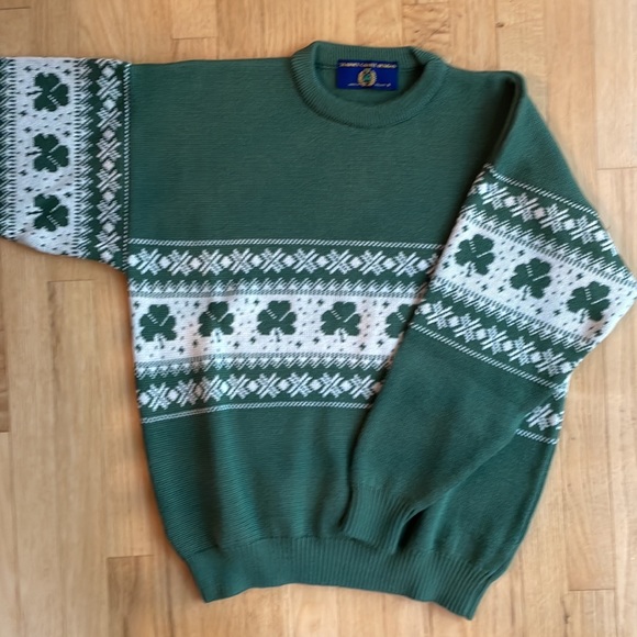 Made in Ireland men’s sweater - Picture 2 of 5